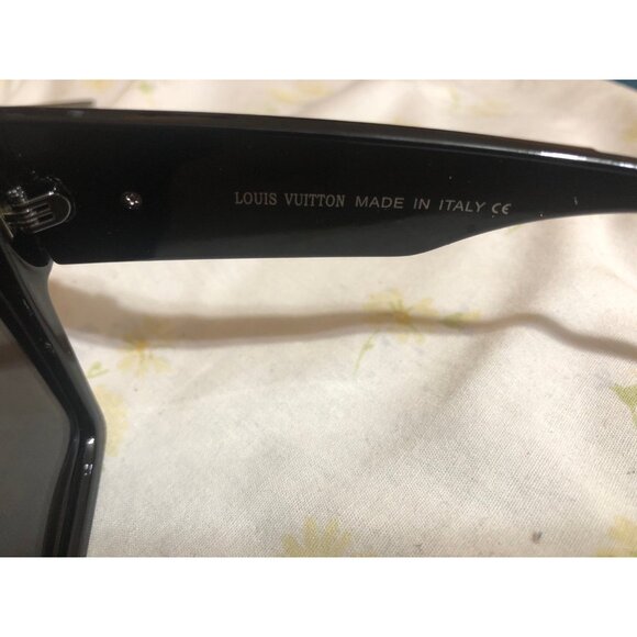 Louis Vuitton Cyclone Sunglasses - Black - Picture 5 of 7